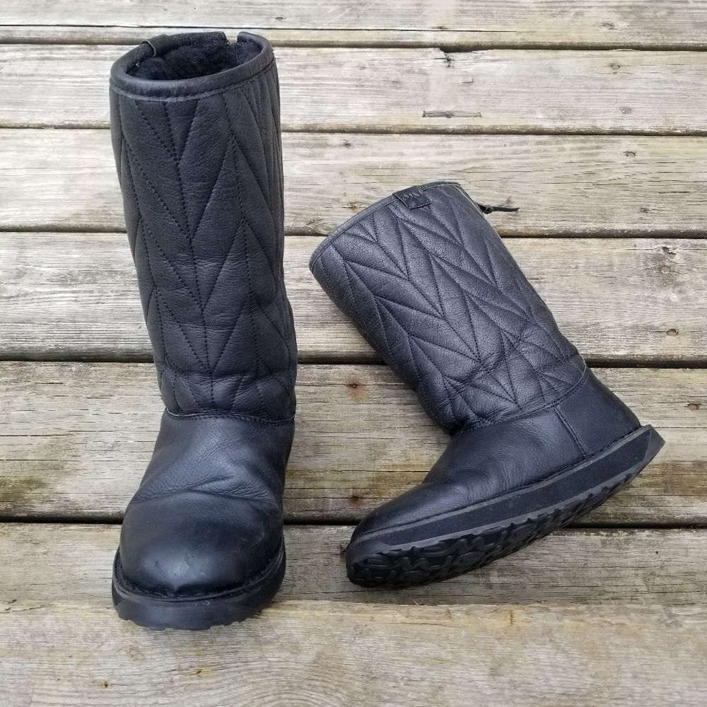 Emu Gairdner Boots Black Chevron Quilted Leather Sheepskin Shearling Lined‎ 7